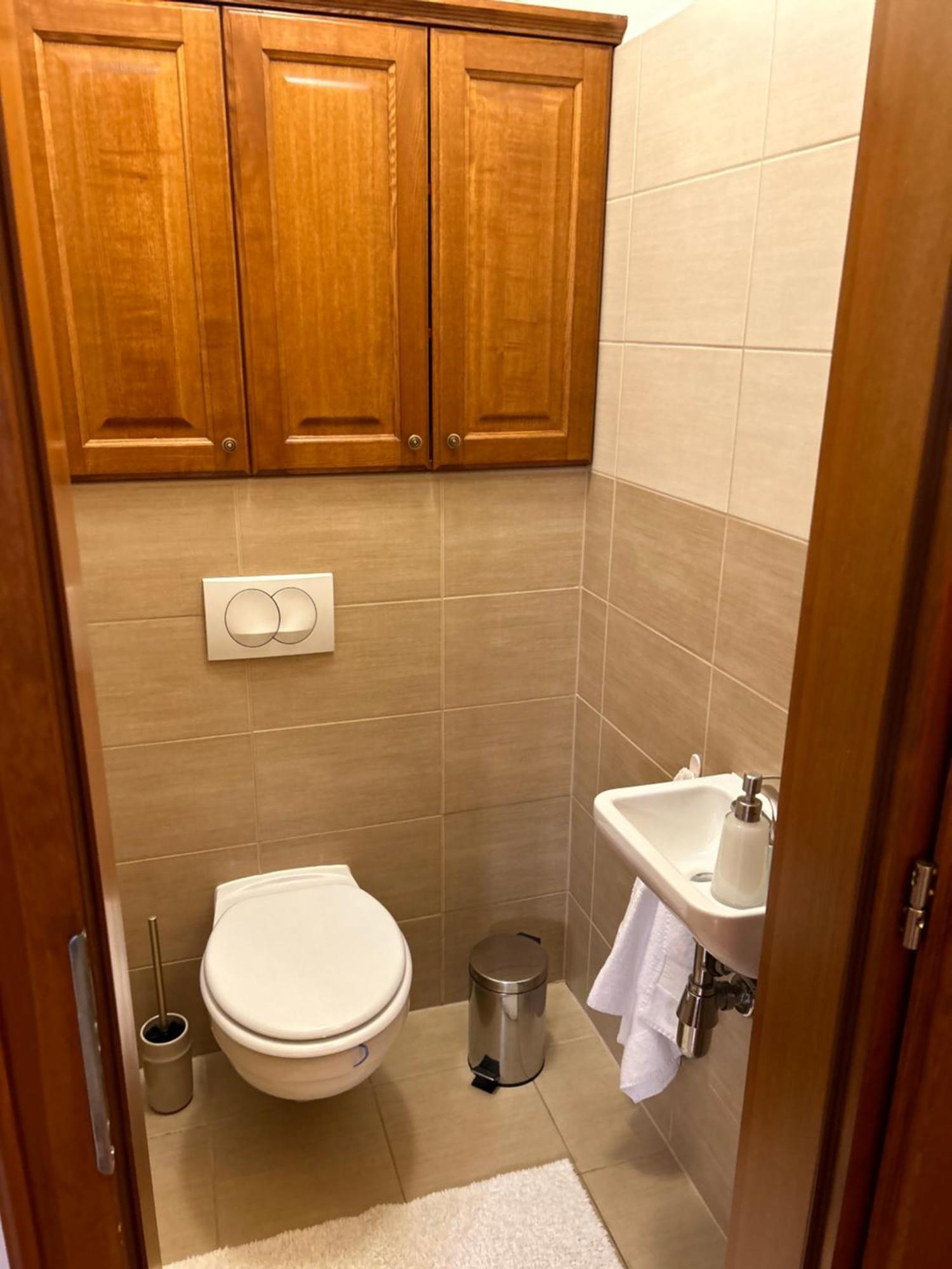 Danube Terrace Elegant With 2 Bedroom With Free Air Conditioner And Private Parking Budapeşte Dış mekan fotoğraf